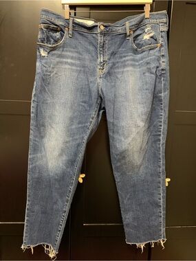 GAP girlfriend mid rise Distressed Blue Jeans everyday essentials classic